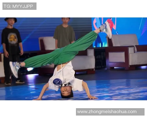 街舞盛宴:深入南京街舞队的团队协作与创意之旅 街舞盛宴:深入南京街舞队的团队协作与创意之旅